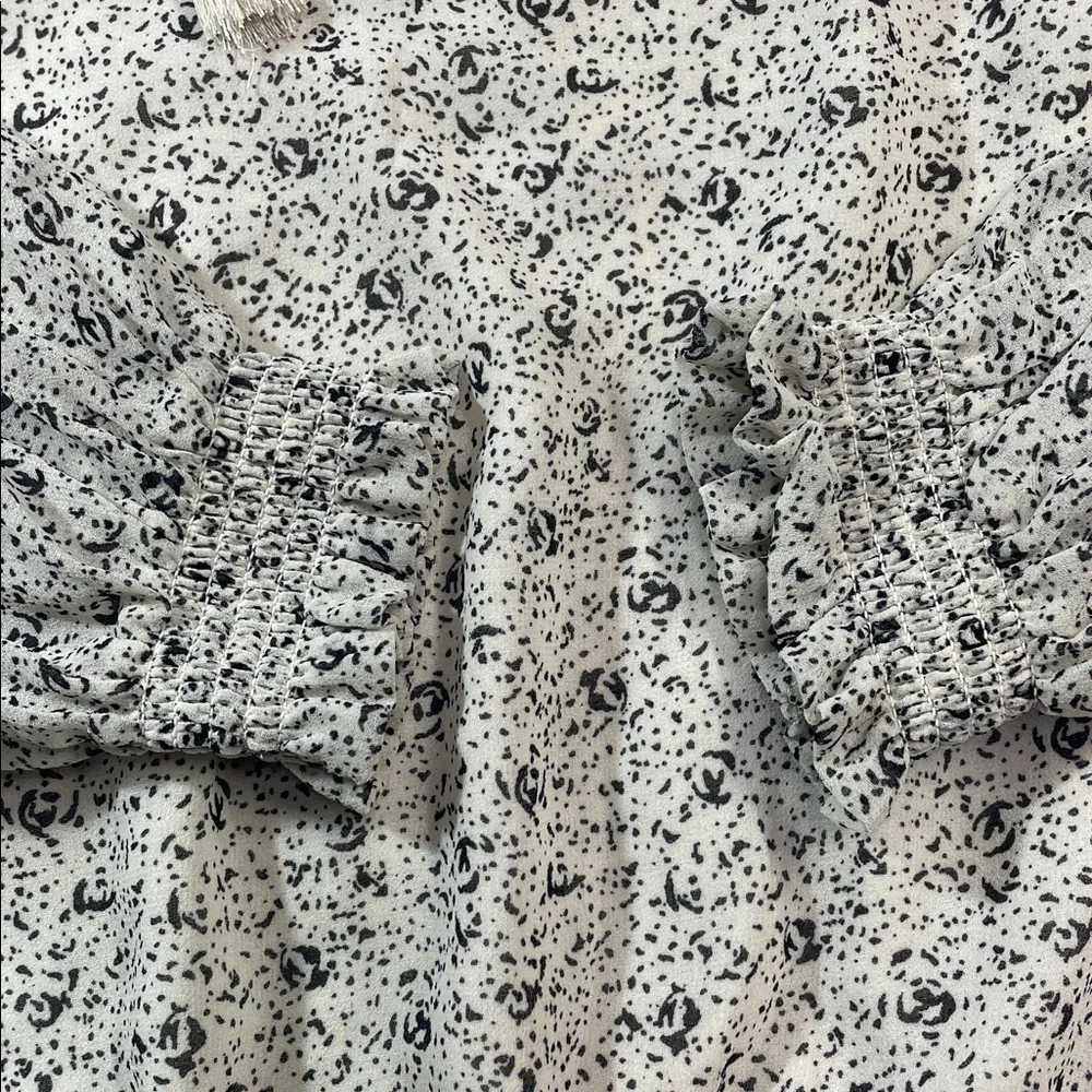 Universal Thread Bohemian Ruffled Long Sleeved Smock Blouse Var Sizes | NWT - Picture 3 of 8